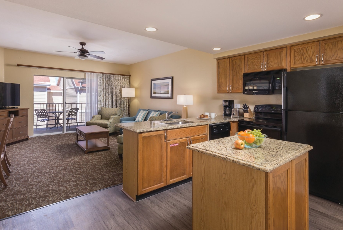 Wyndham Branson at The Meadows kitchen and living area