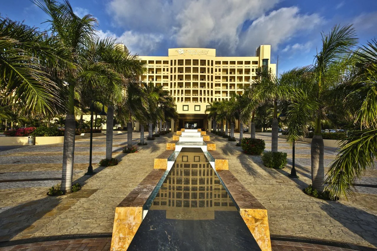 Royal Sands Entrance