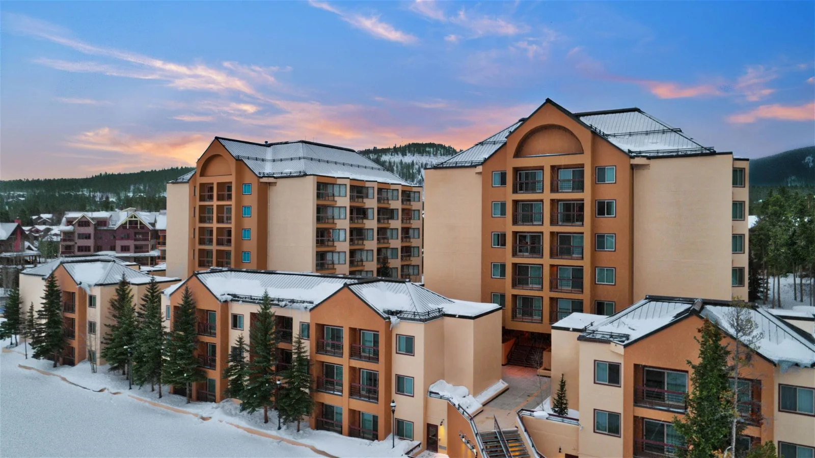 Marriott's Mountain Valley Lodge at Breckenridge in the Snow