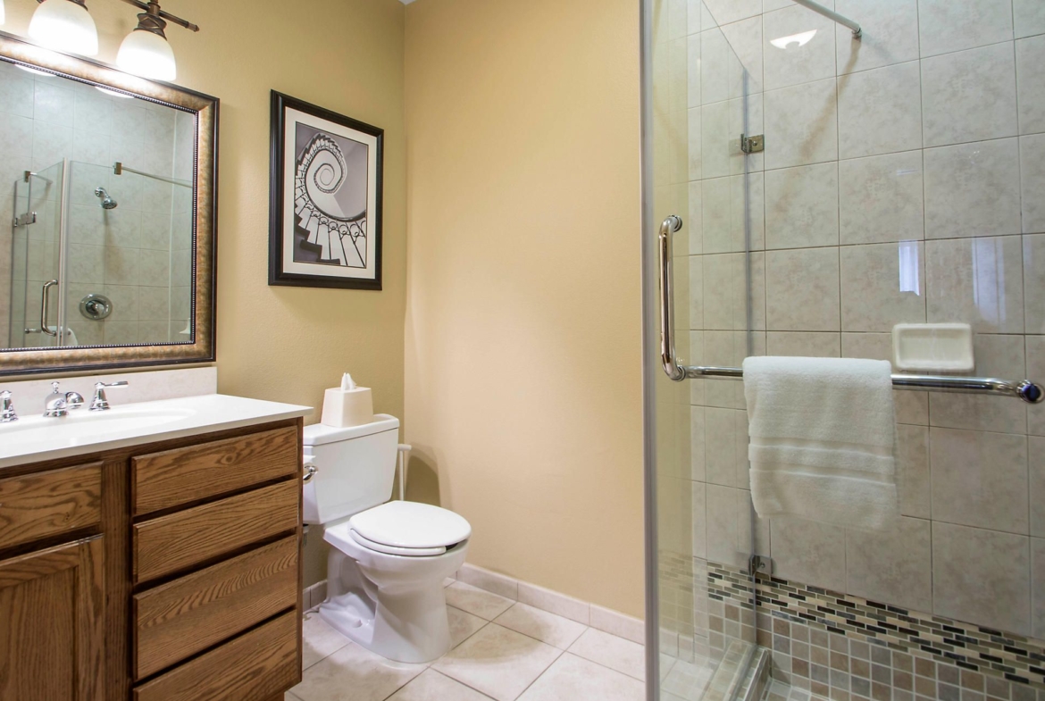 Bluegreen Vacations Odyssey Bathroom