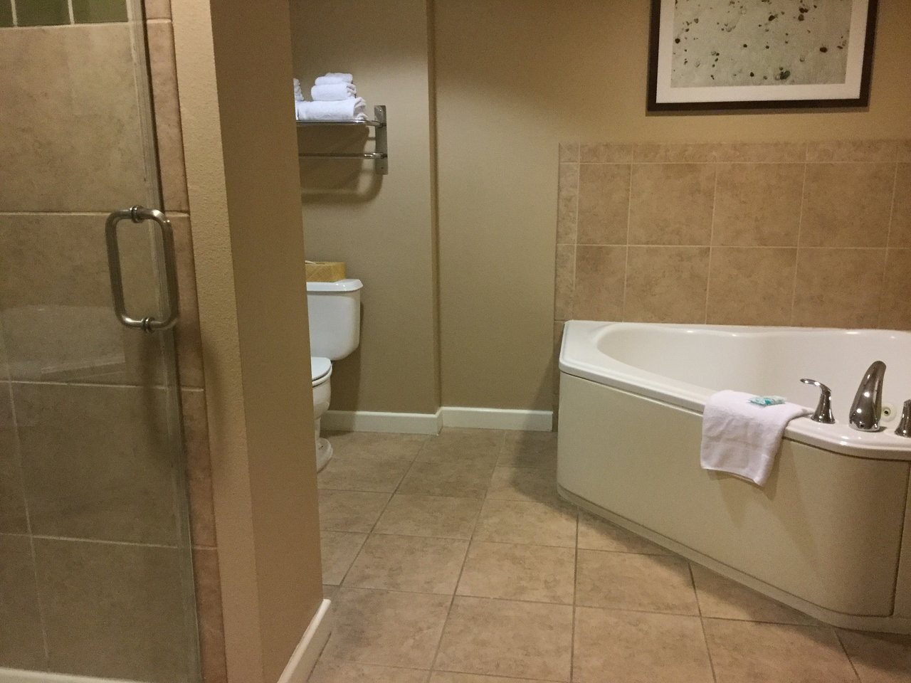 Club Wyndham At Waikiki Beach Walk Bathroom