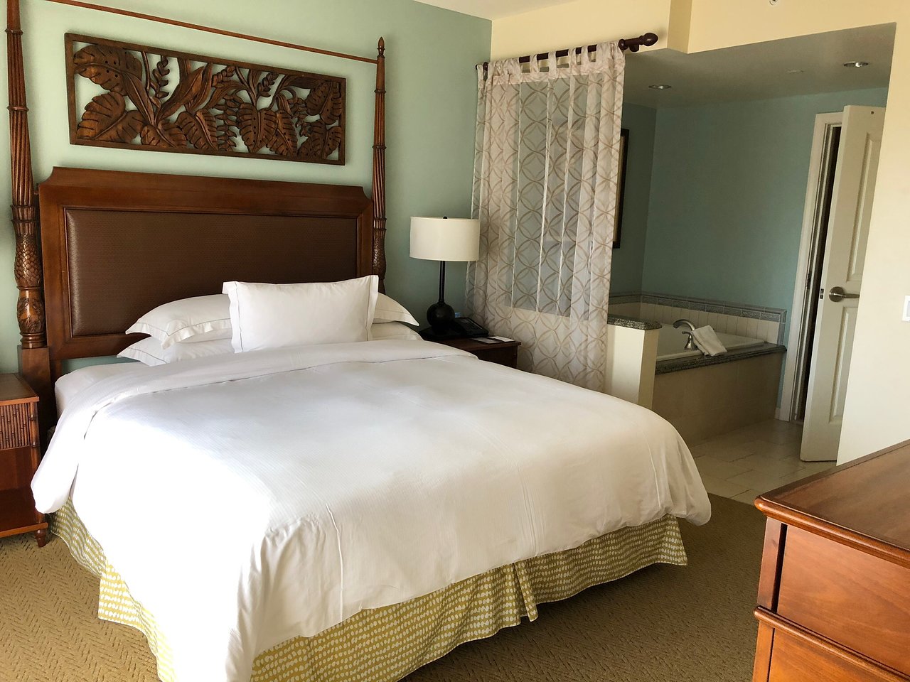 Grand Waikikian by Hilton Grand Vacations Bedroom