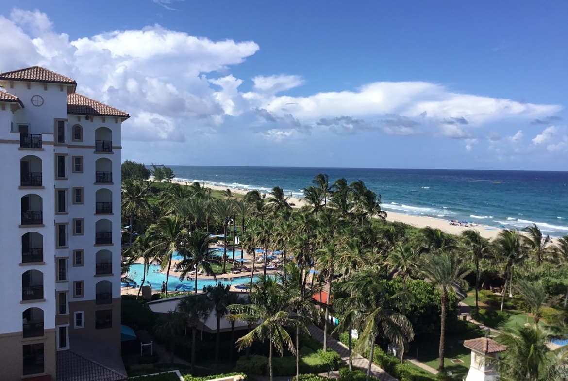 Marriott's Ocean Pointe Outside