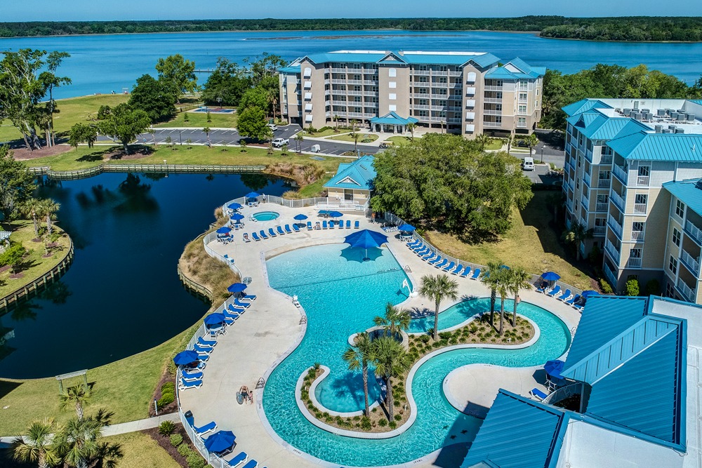 Spinnaker Bluewater Resort And Marina Exterior