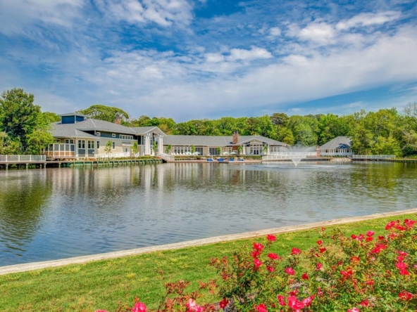 Beachwoods Resort Exterior