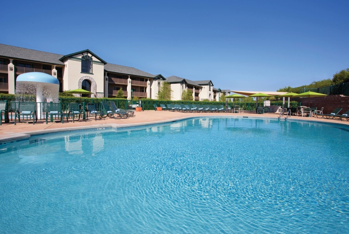 Holiday Inn Club Lake Geneva Pool