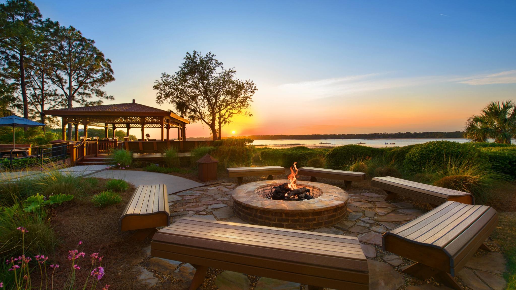 Marriott's Sunset Pointe Shelter Cove Firepit