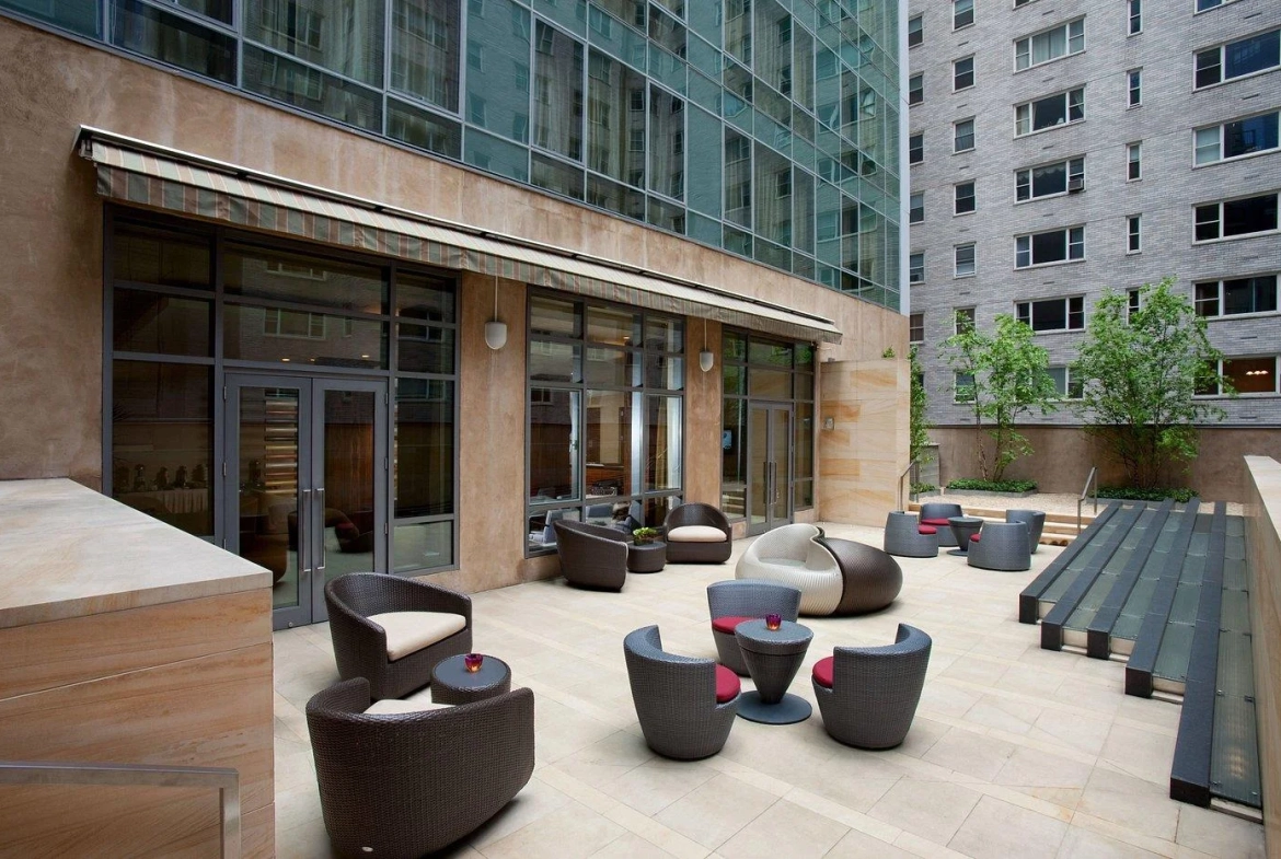 West 57th Street by Hilton Club Rooftop Lounge