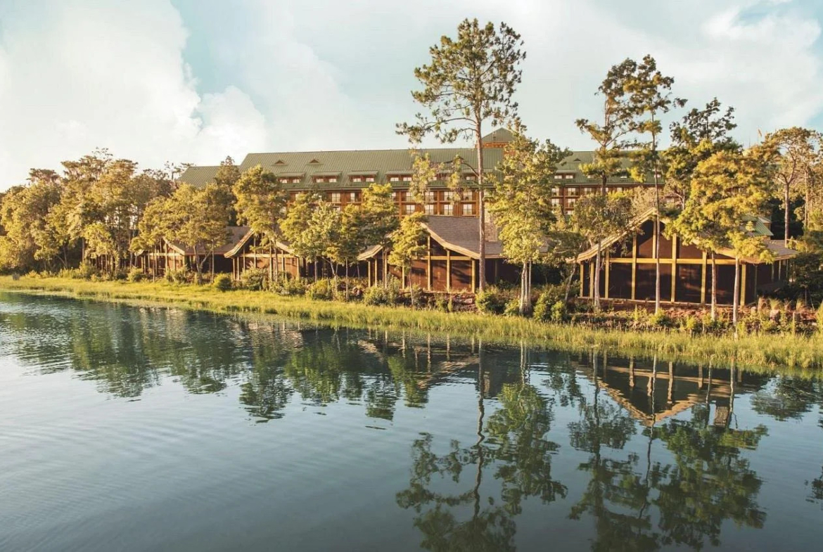 Cabins and lodge on lake