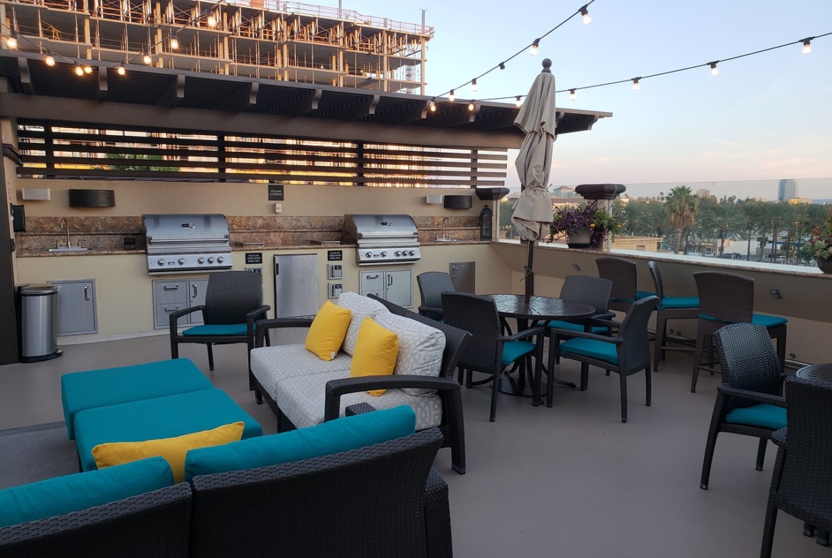 Peacock Suites Outdoor Rooftop Deck