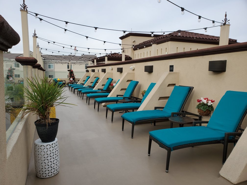 Peacock Suites Rooftop Deck Lounge Area