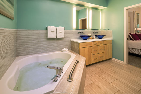 Ocean Boulevard Presidential bath