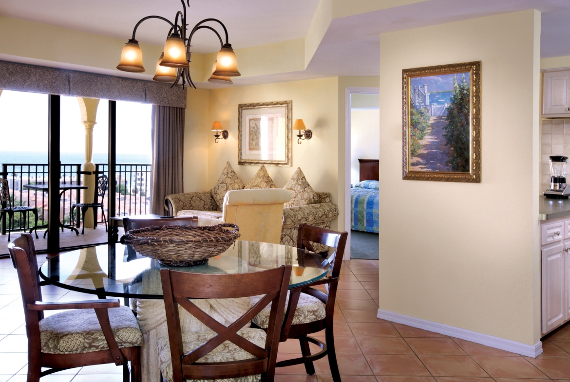 Wyndham Sea Gardens Beach Dining Area
