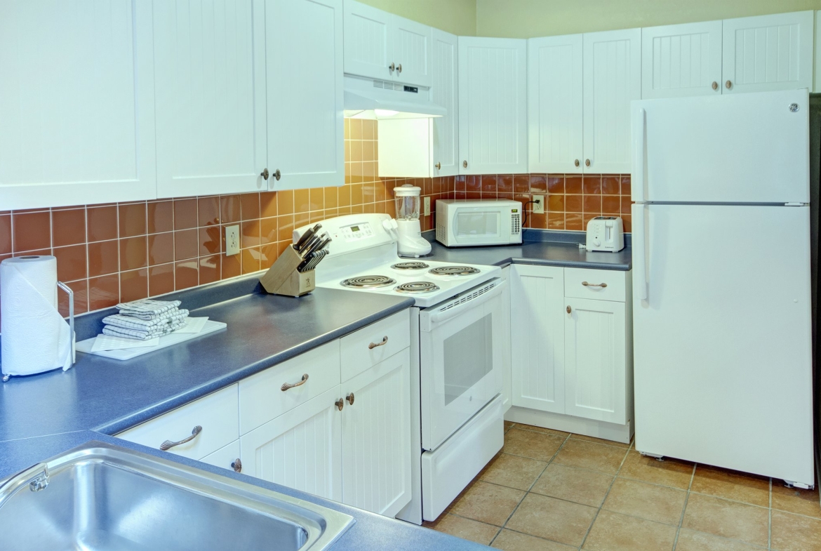 Wyndham Newport Overlook kitchen