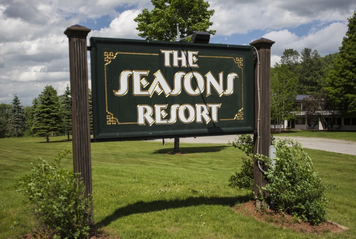 Sign of Resort