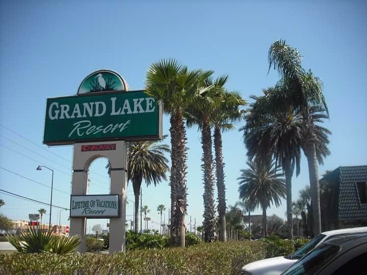 Grand Lake Resort Sign