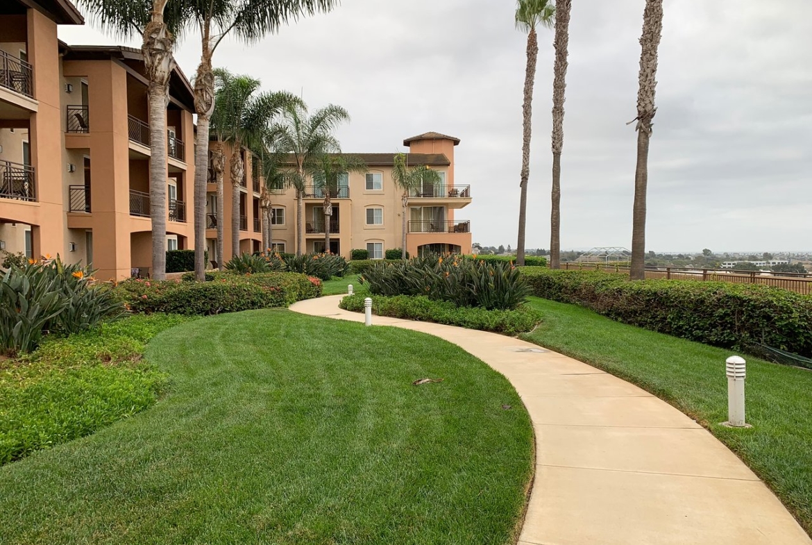 Grand Pacific Palisades Resort Exterior