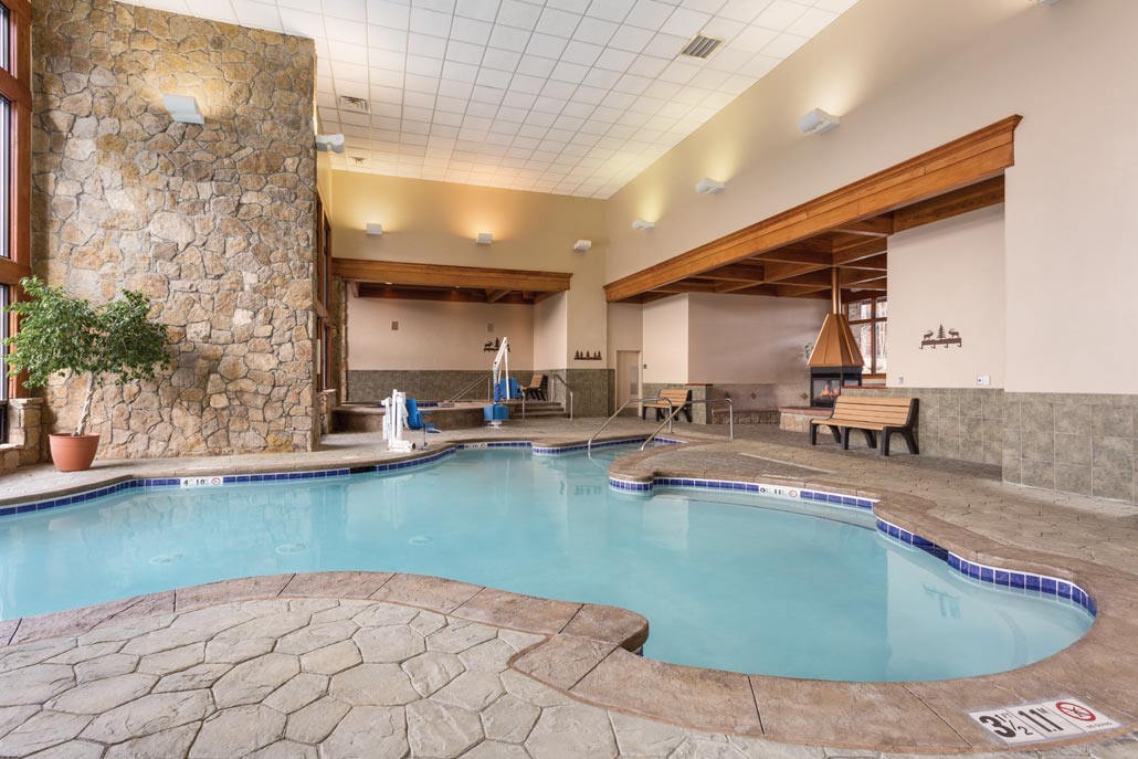 Indoor pool: Grand Timber Lodge