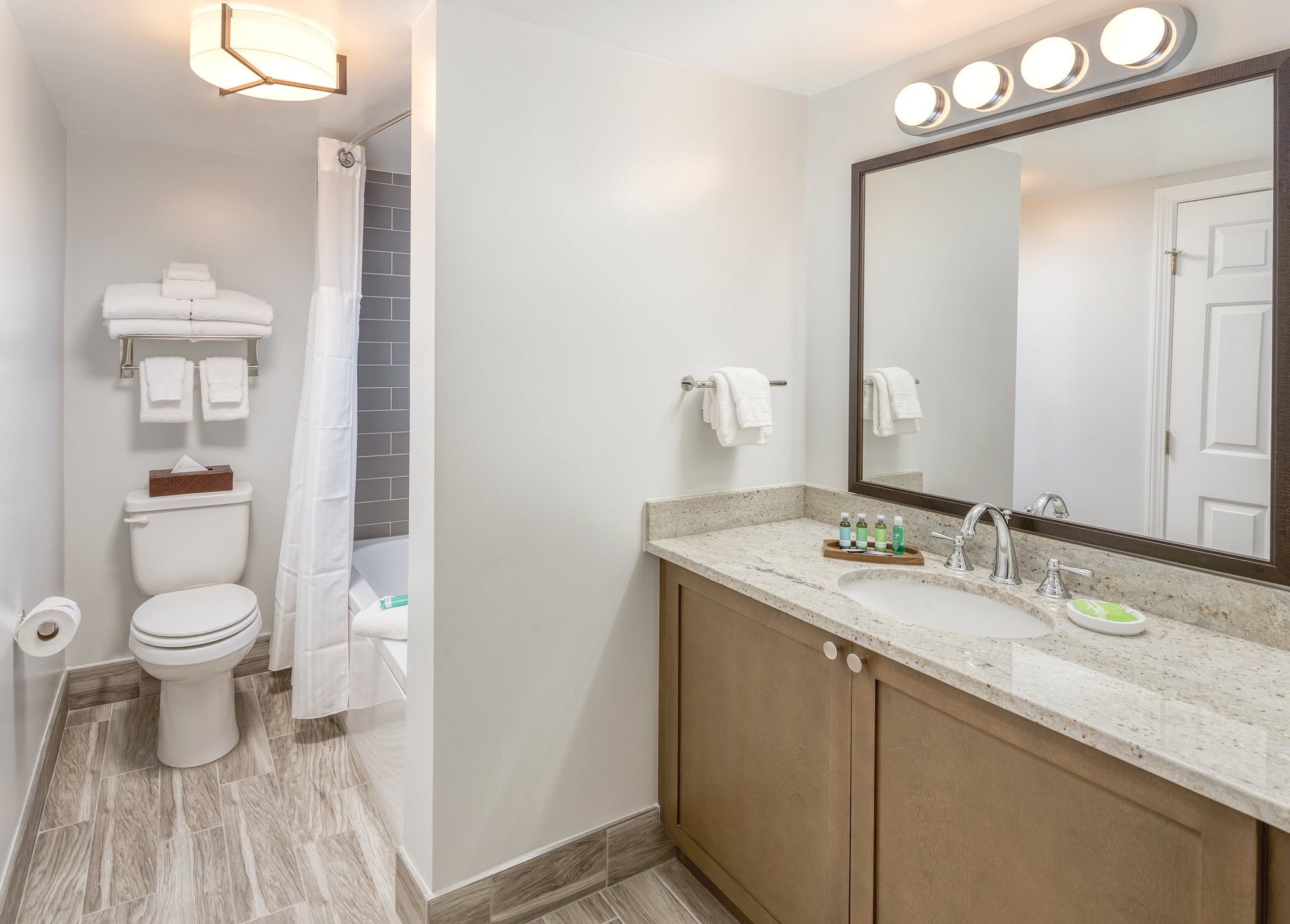 Wyndham Newport Onshore Bath bath