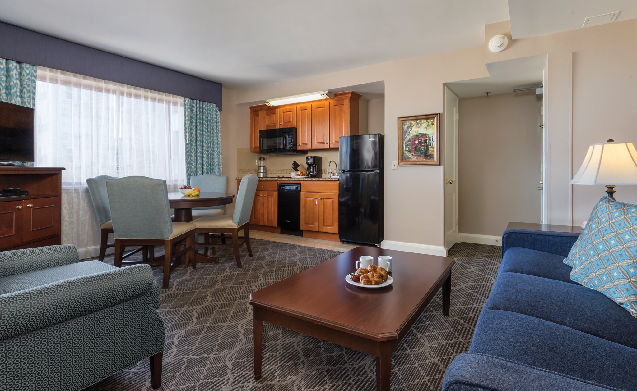 Wyndham New Orleans At Avenue Plaza living room