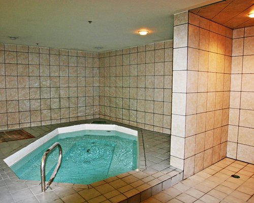 Park Hotel Condominiums Hot Tub