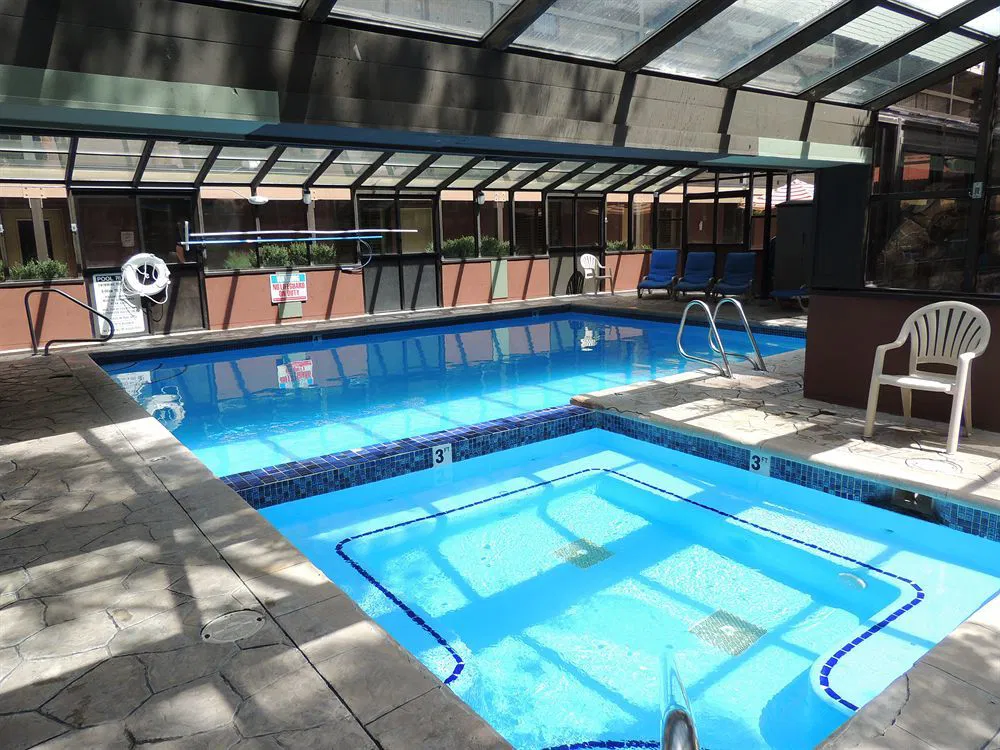 Park Regency Pool