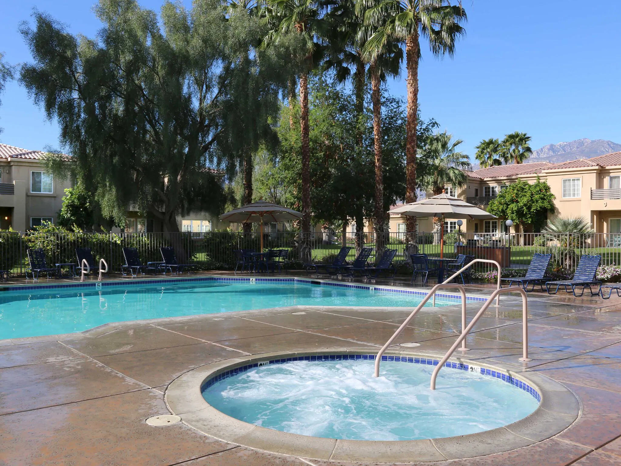 Raintree's Cimarron Golf Resort Hot Tub