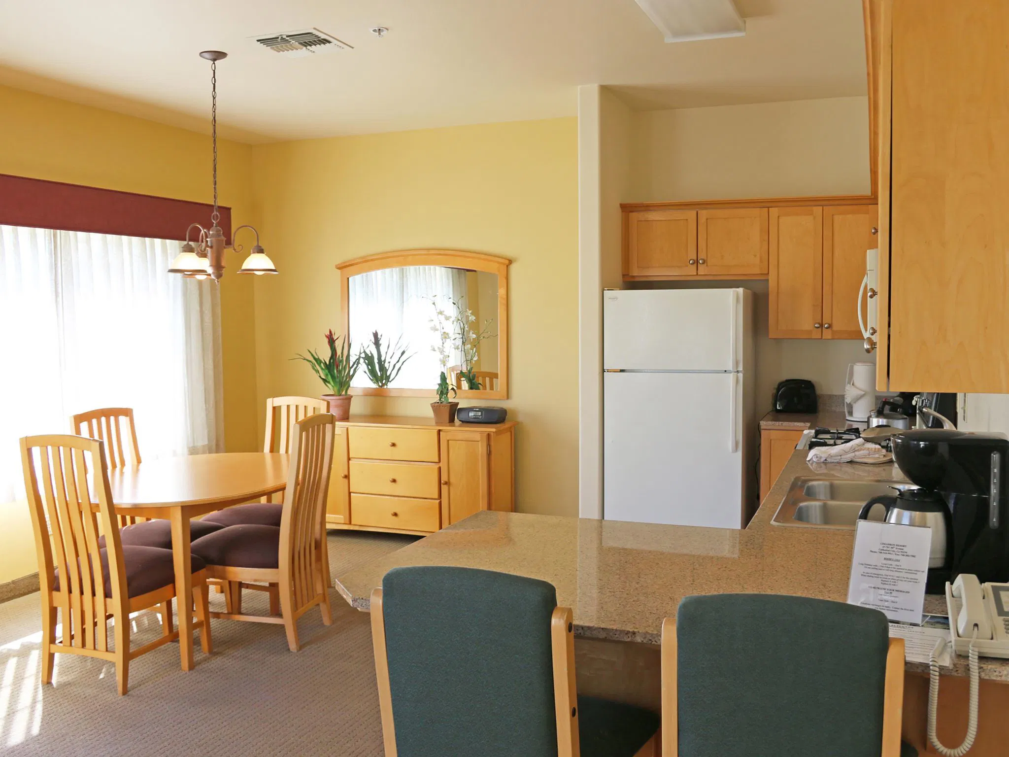 Raintree's Cimarron Golf Resort Dining Area