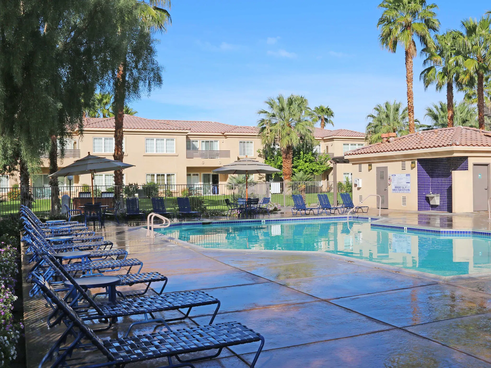 Raintree's Cimarron Golf Resort Pool Deck