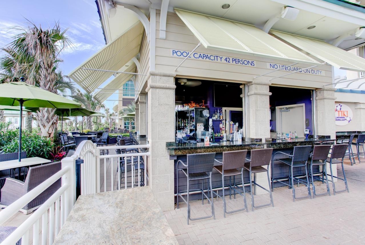 Ocean Beach Club by Diamond Resorts Pool Bar