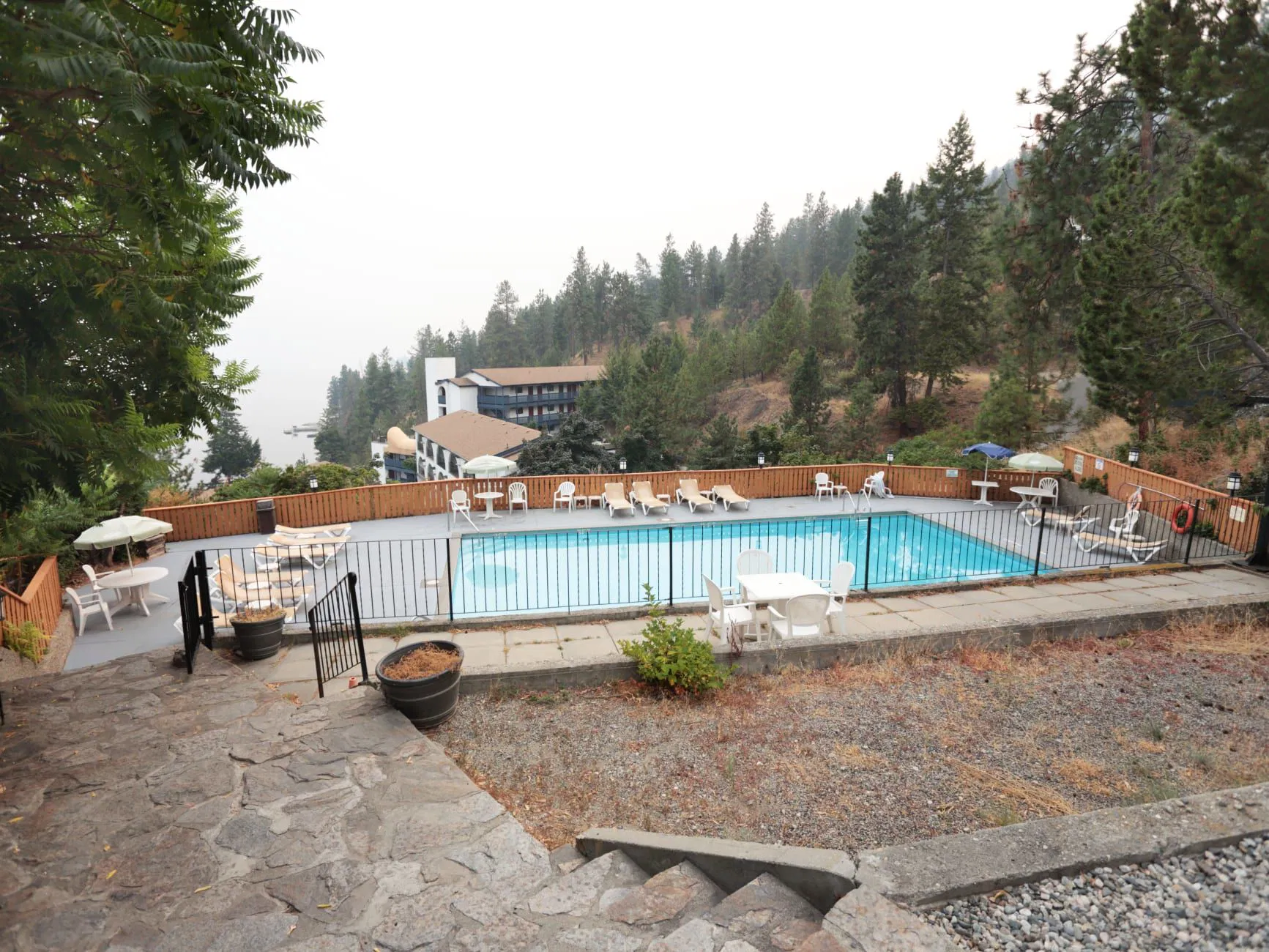 Lake Okanagan Resort pool