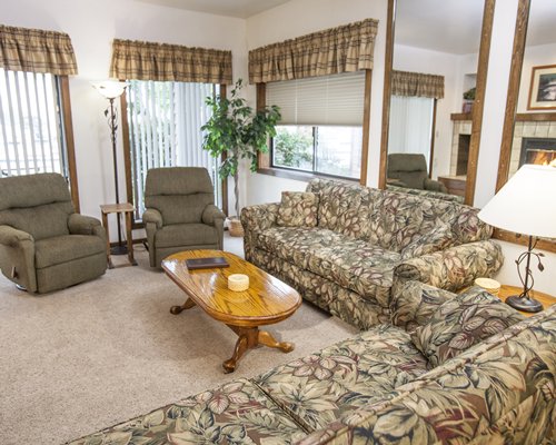 Pend Oreille Shores Resort Living Area