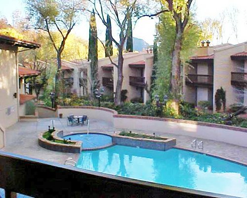 Arroyo Roble Resort pool and hot tub