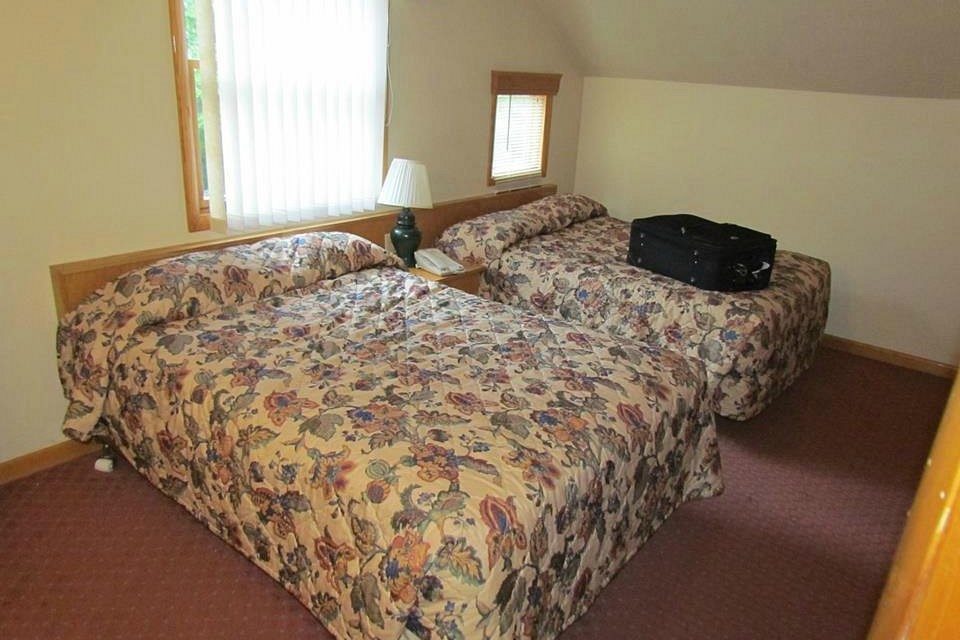 Depuy Village At Shawnee bedroom