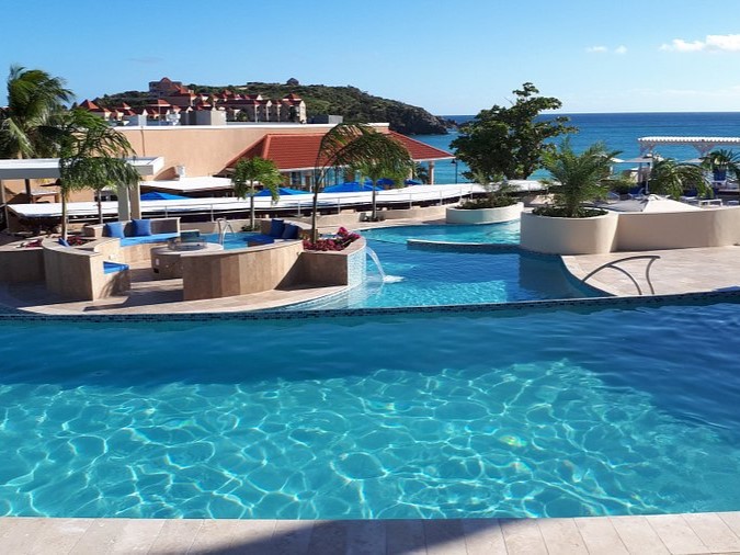 Divi Little Bay Beach And Racquet Club pool