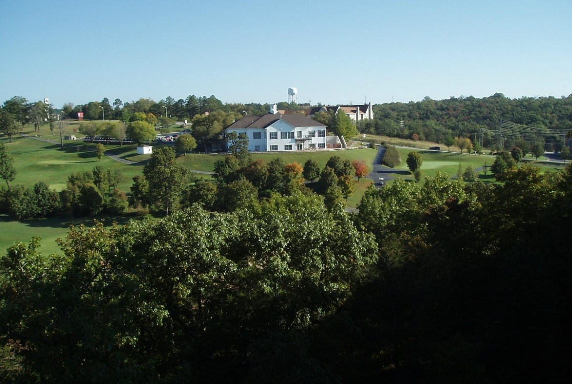 Grand Crowne Resort exterior