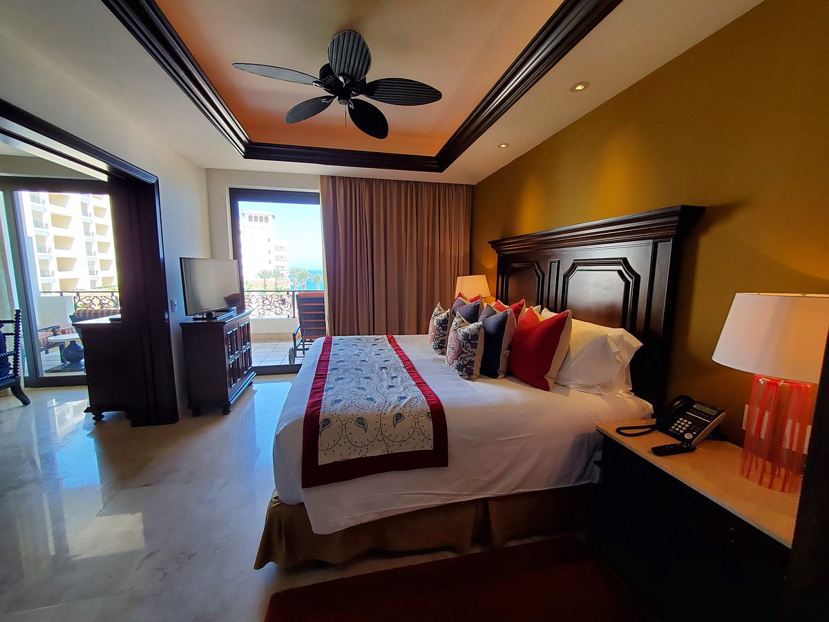 Grand Solmar Land’s End Resort & Spa bedroom area