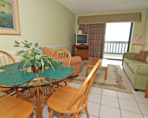 Peppertree Sandpebble Beach Club Dining Area