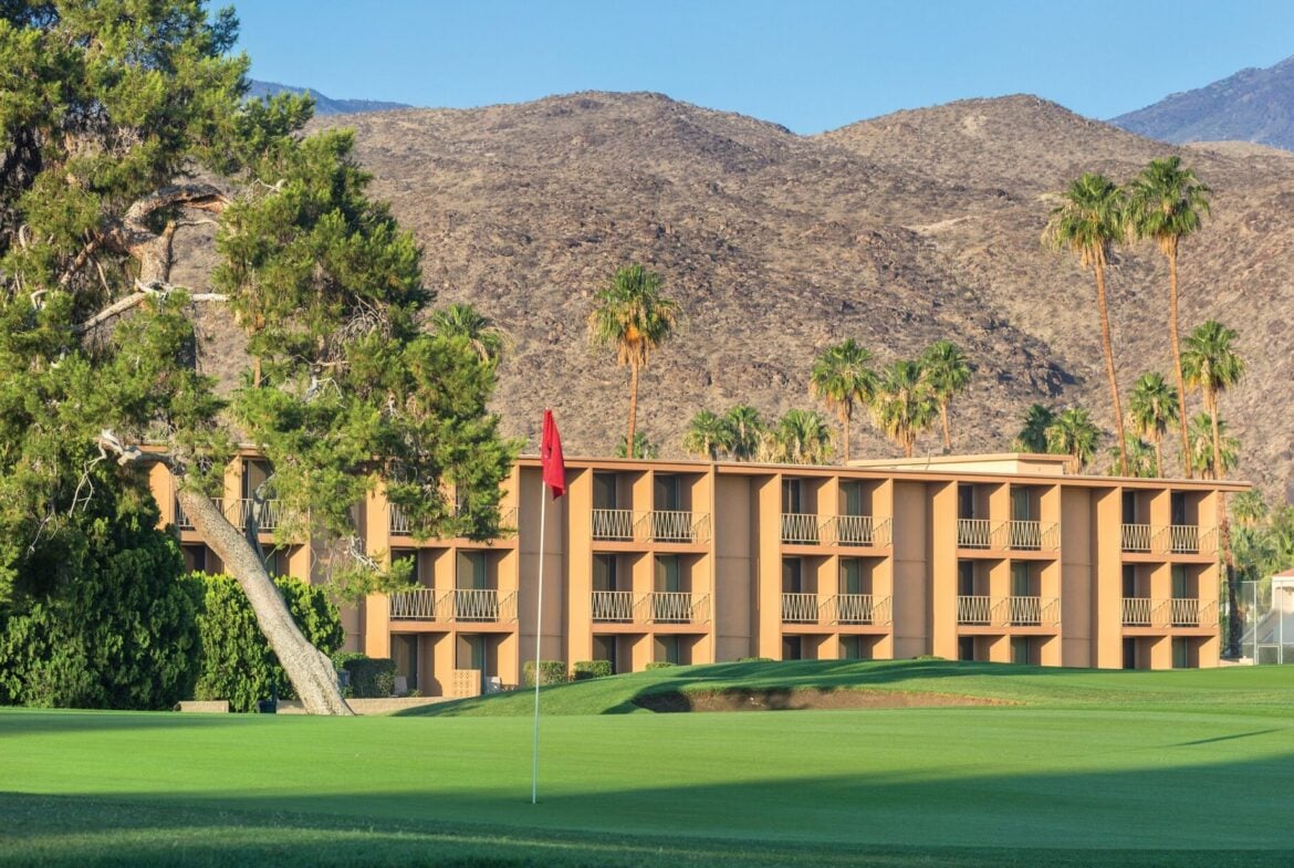 Plaza Resort And Spa Exterior