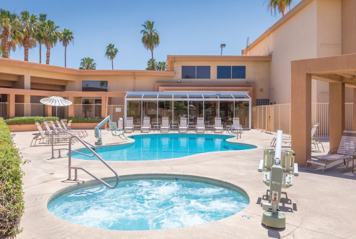 Plaza Resort And Spa Pool Area