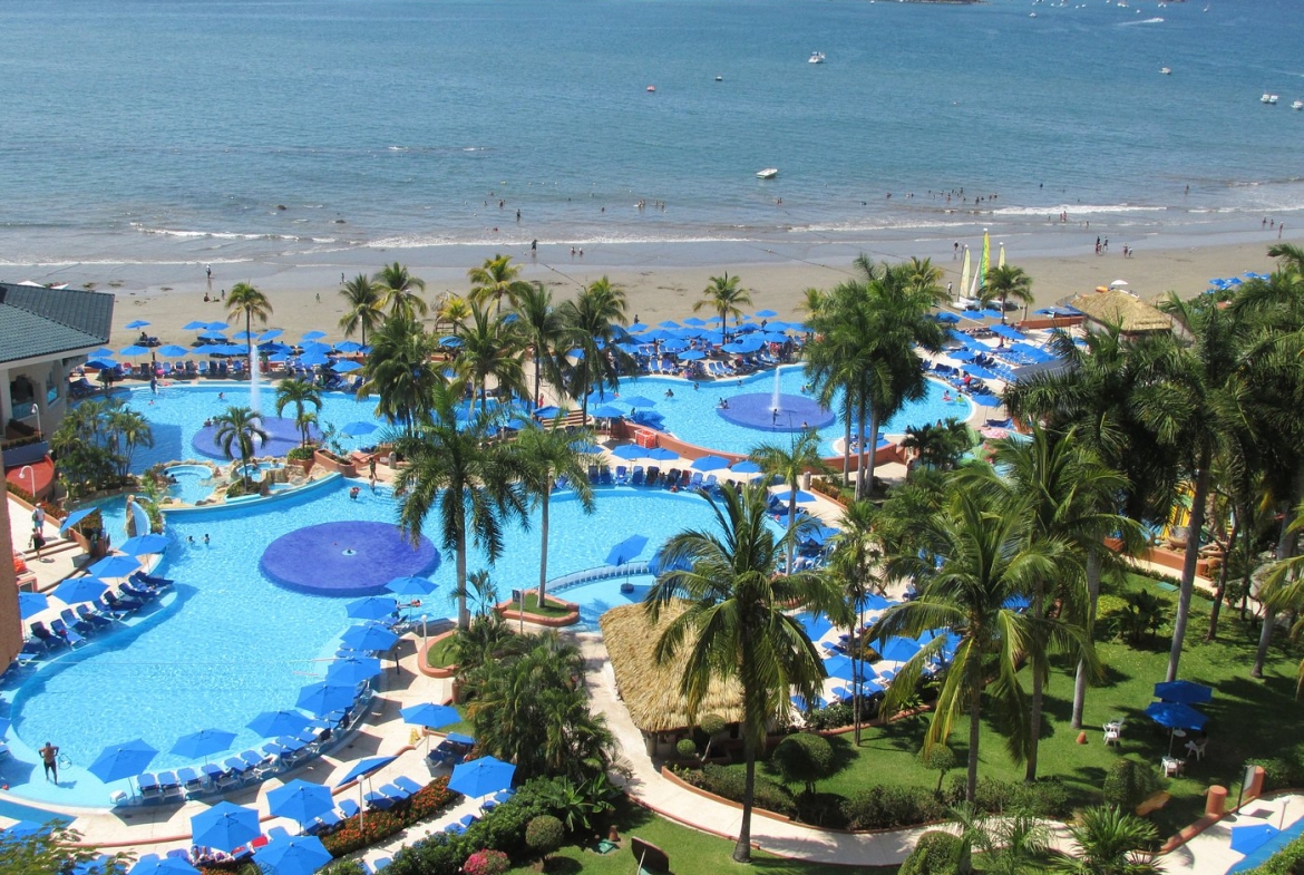 Melia Azul Ixtapa resort pool