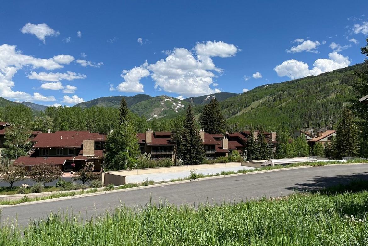 Sandstone Creek Club Exterior