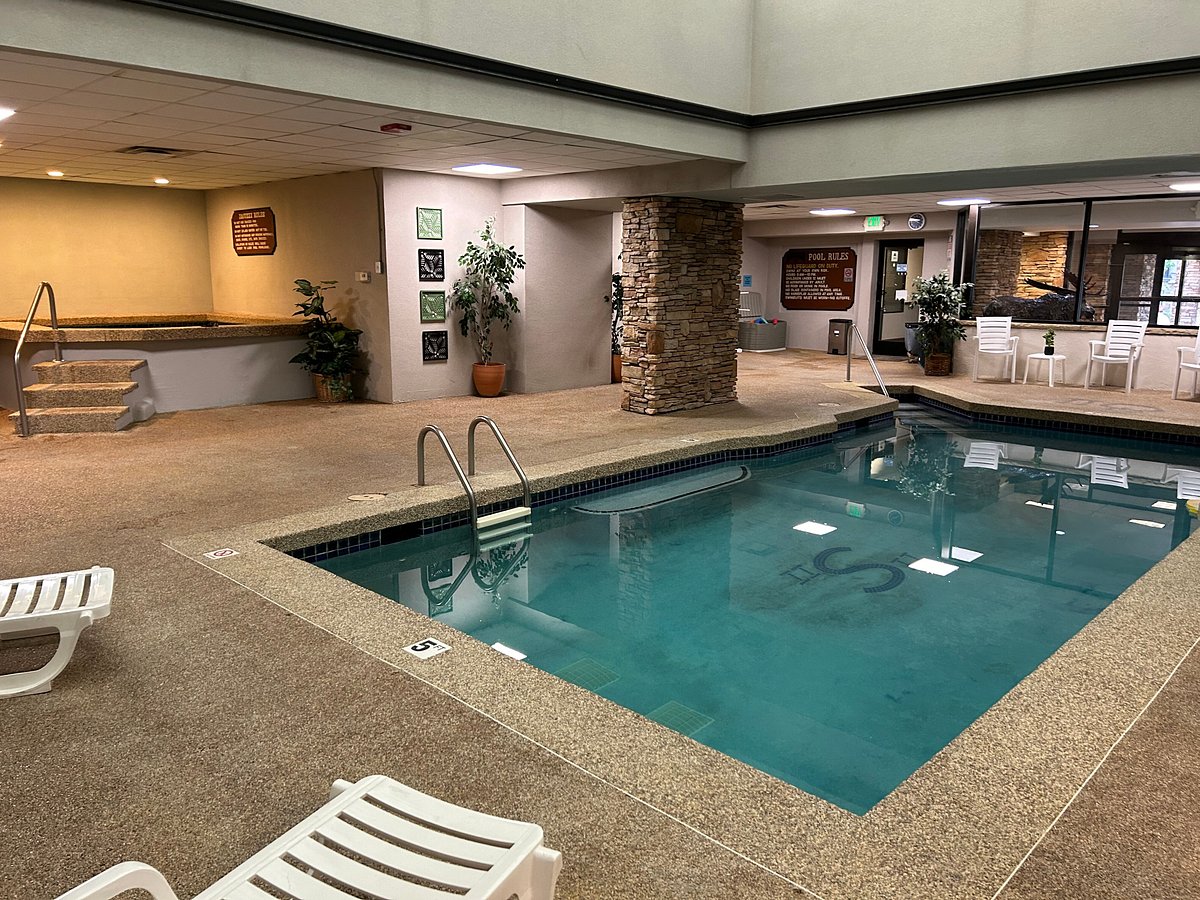 Silverado II Indoor Pool