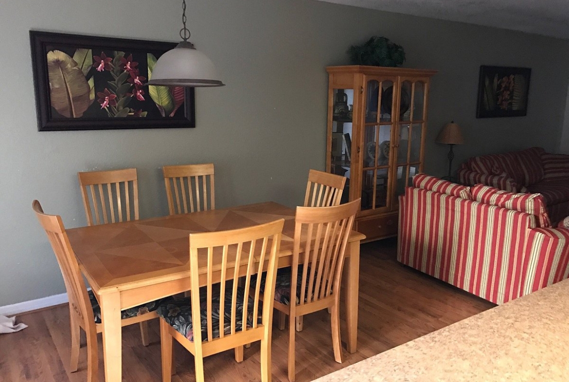 Florida Vacation Villas dining area