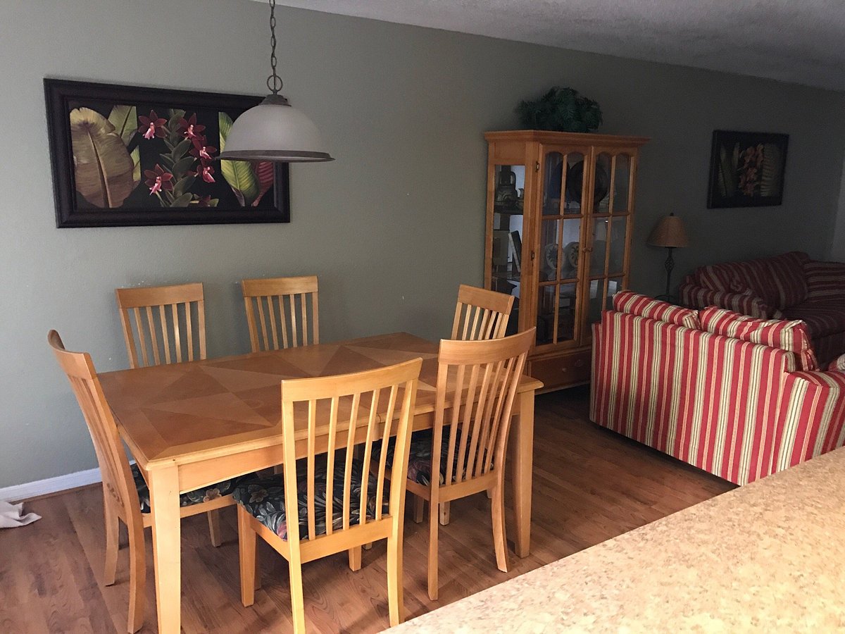 Florida Vacation Villas dining area