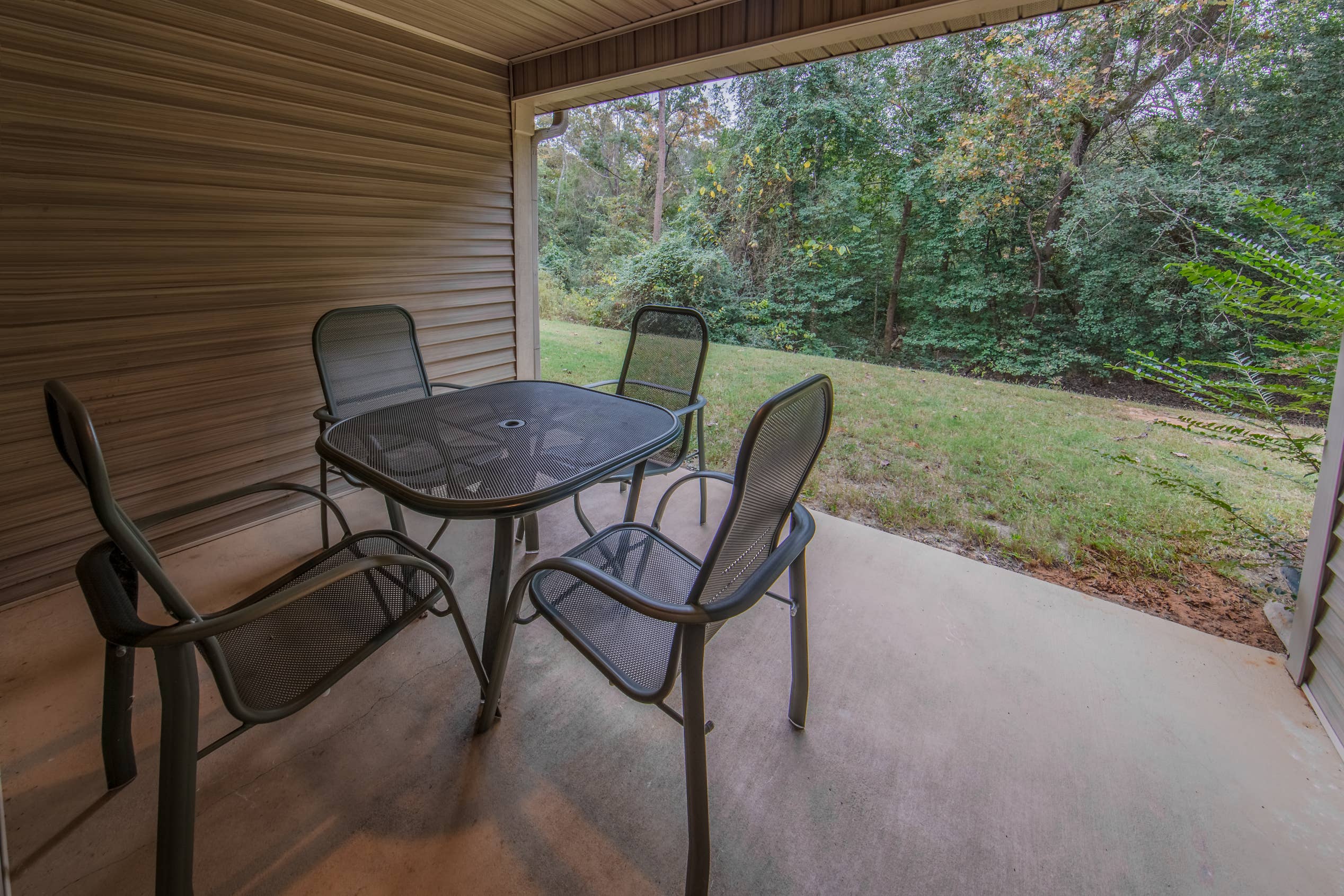 Holly Lake Resort outdoor patio