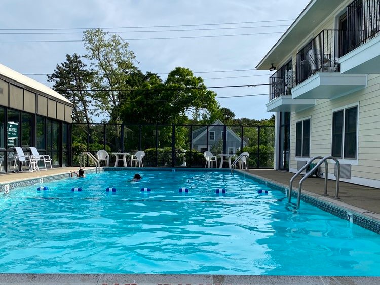 Holly Tree Resort Hotel pool