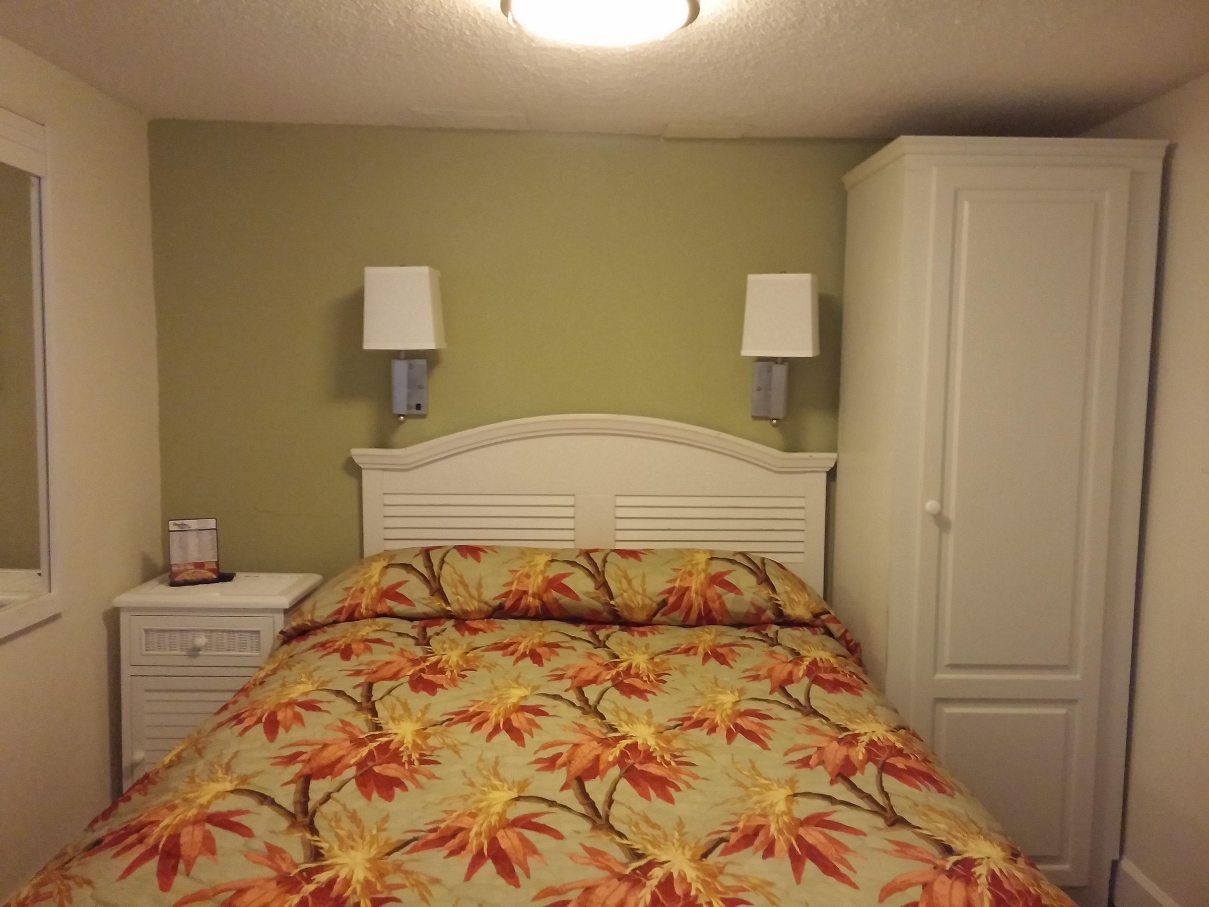 Maritime Beach Club bedroom