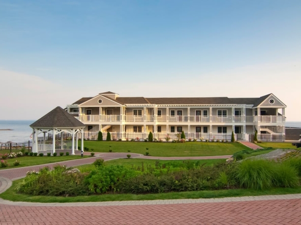 Waters Edge Resort And Spa