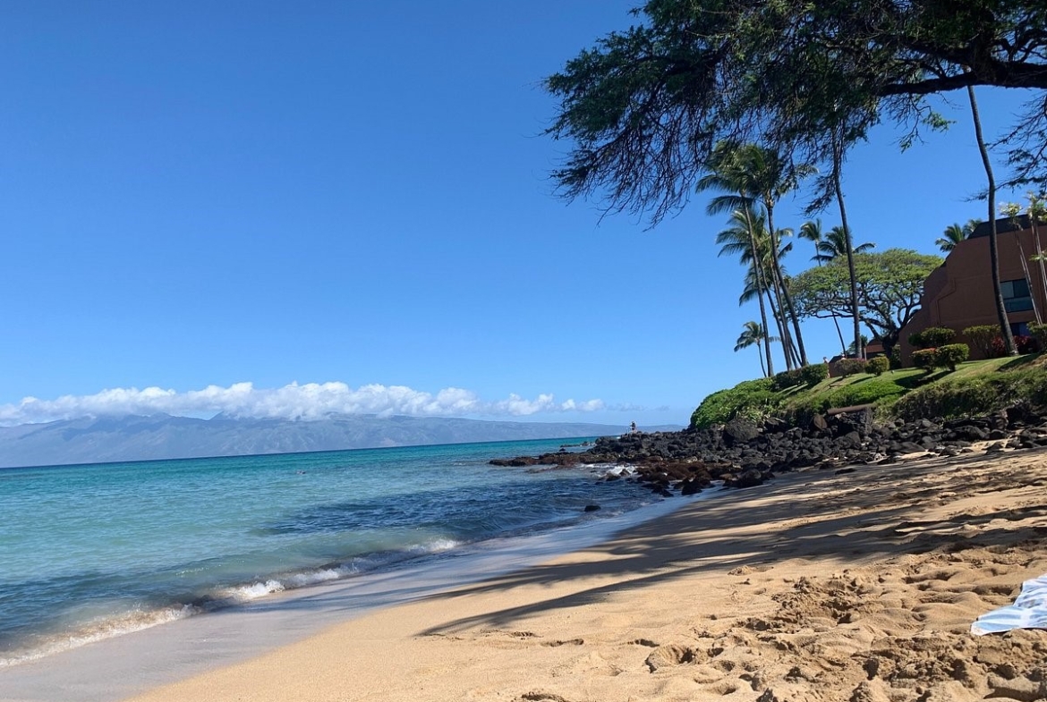 Kuleana Club beach